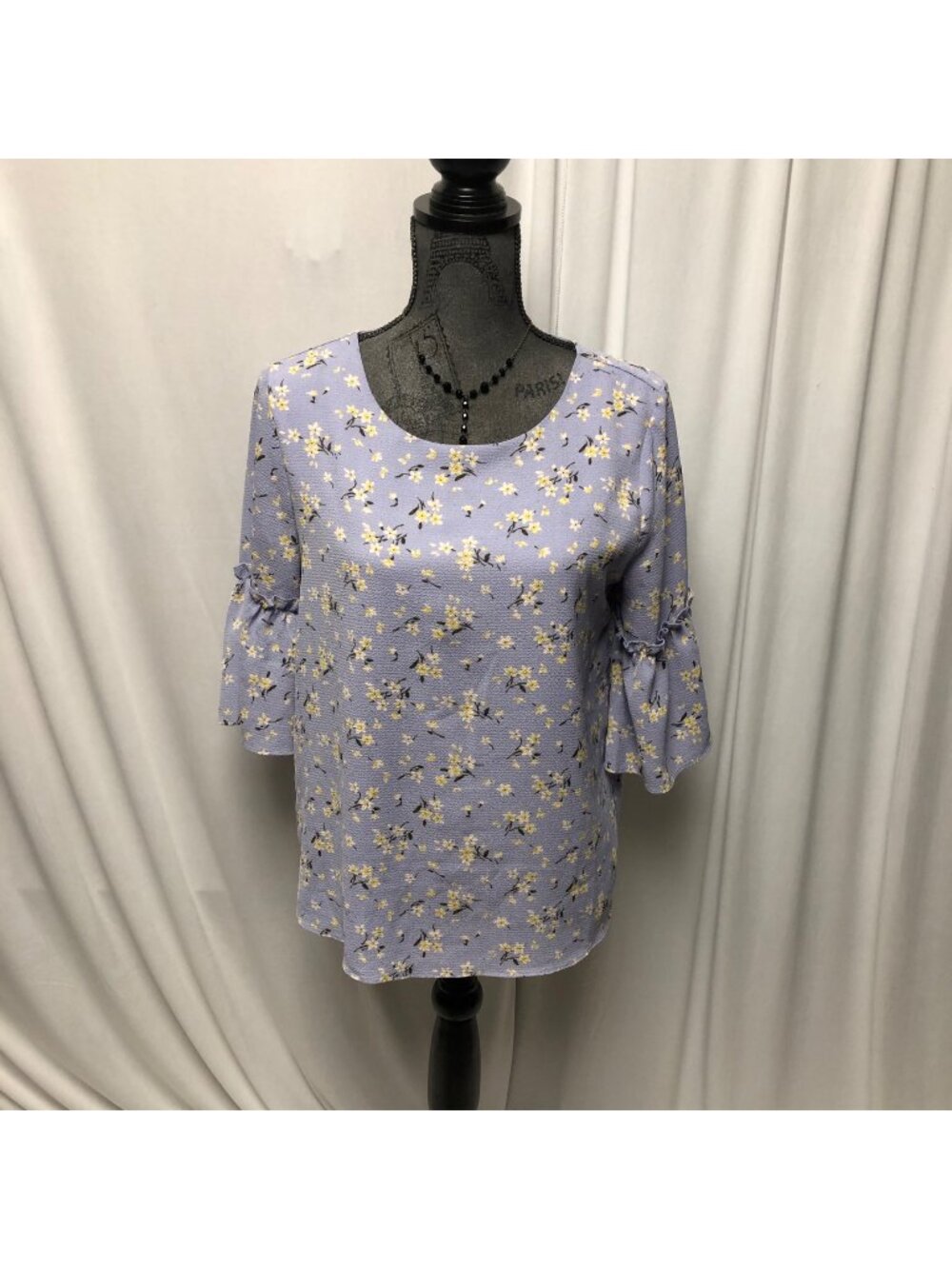 Everly Blouse Womens Sz Large Floral Bell Sleeve Purple Lavender Romantic Fairy